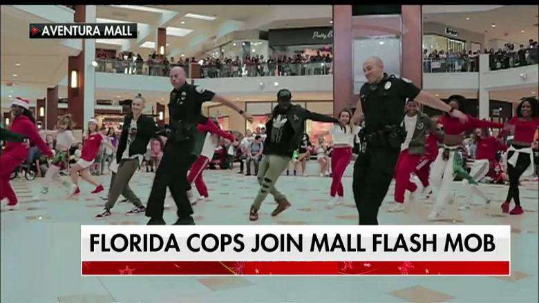 Florida Officers Join Mall Flash Mob